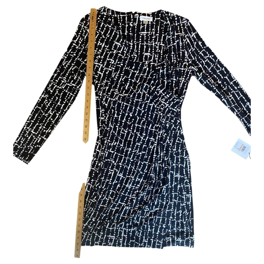 Calvin Klein Black and White Long Sleeve Faux Wrap Dress. Size 12 - Picture 10 of 13